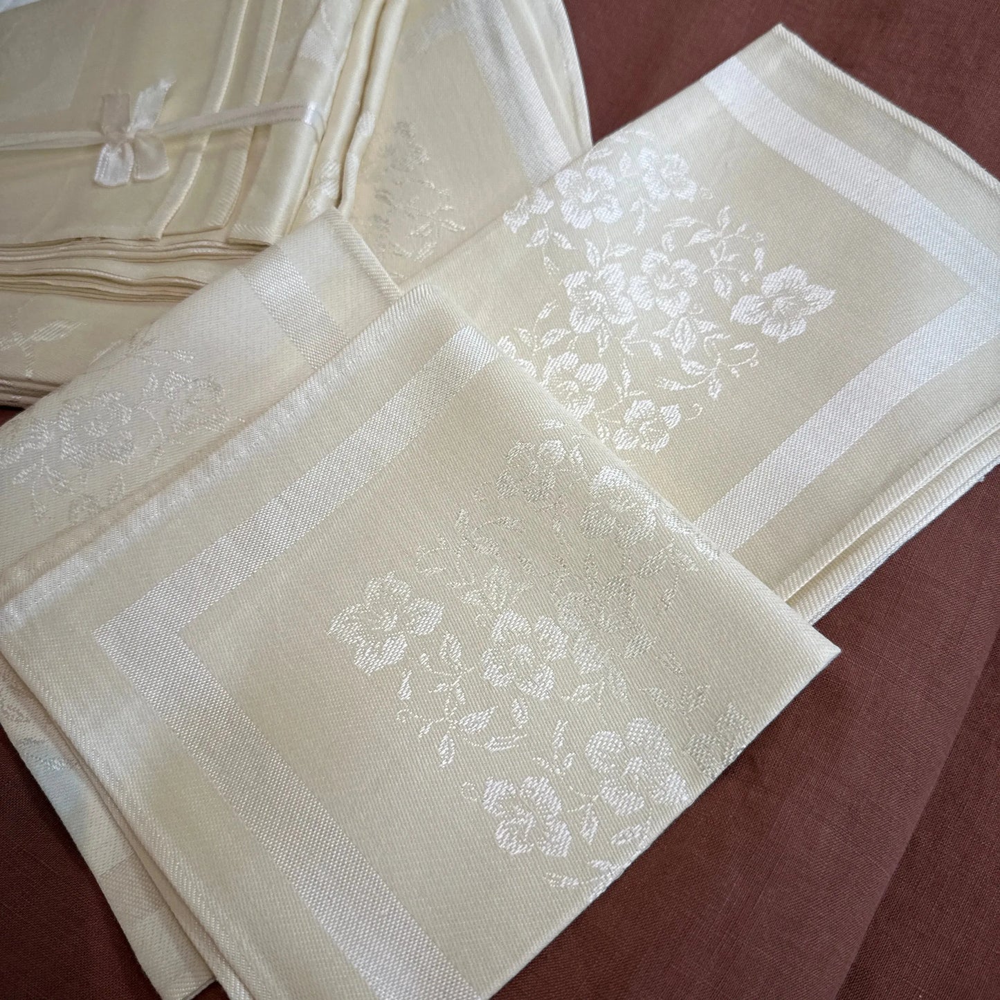 Vintage 1960's Damask Tablrcloth Napkins Candlelight - Blue Springs Home