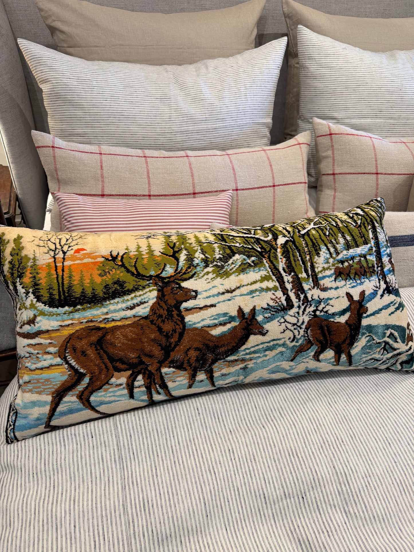 VTG Tapestry pillow Deer in Snow