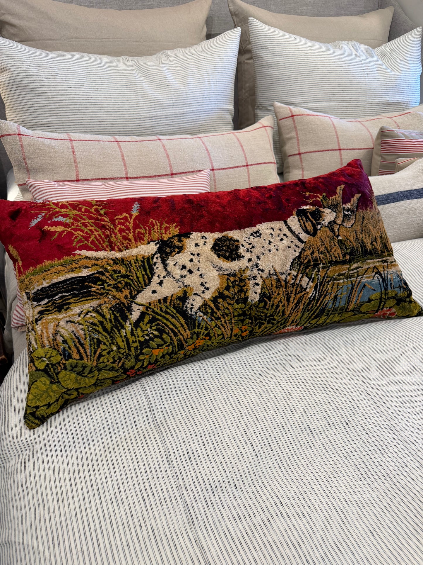 VTG Tapestry pillow Bird Dog RED
