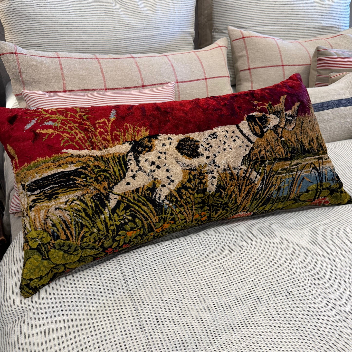 VTG Tapestry pillow Bird Dog RED - Blue Springs Home