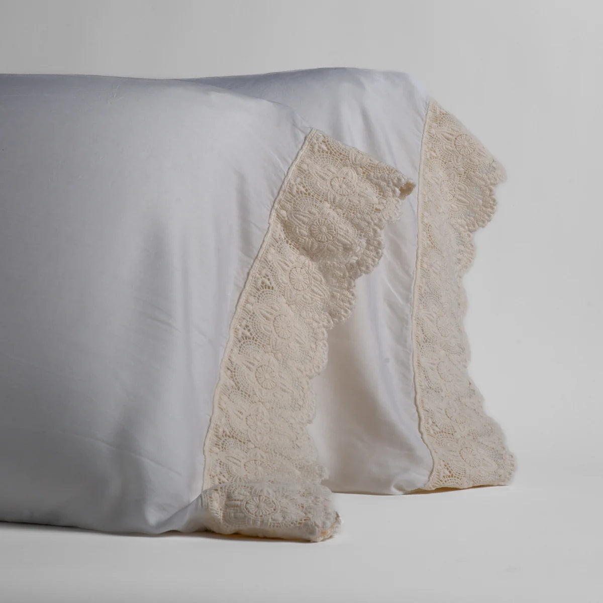 Madera Luxe Donella Lace Trim Pillowcase