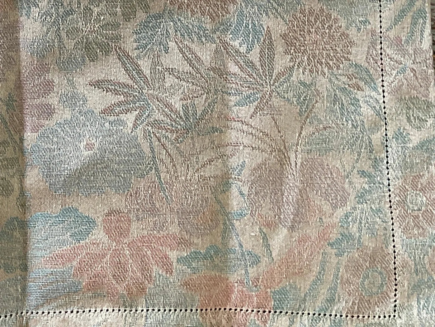 Leitner Primavera Napkin - Blue Springs Home