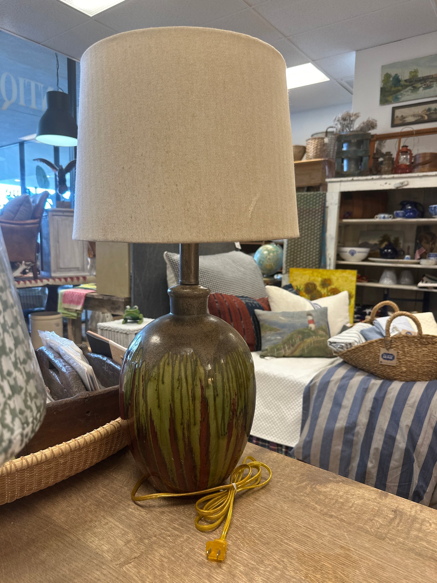 Drip glaze ceramic lamp red green w/shade