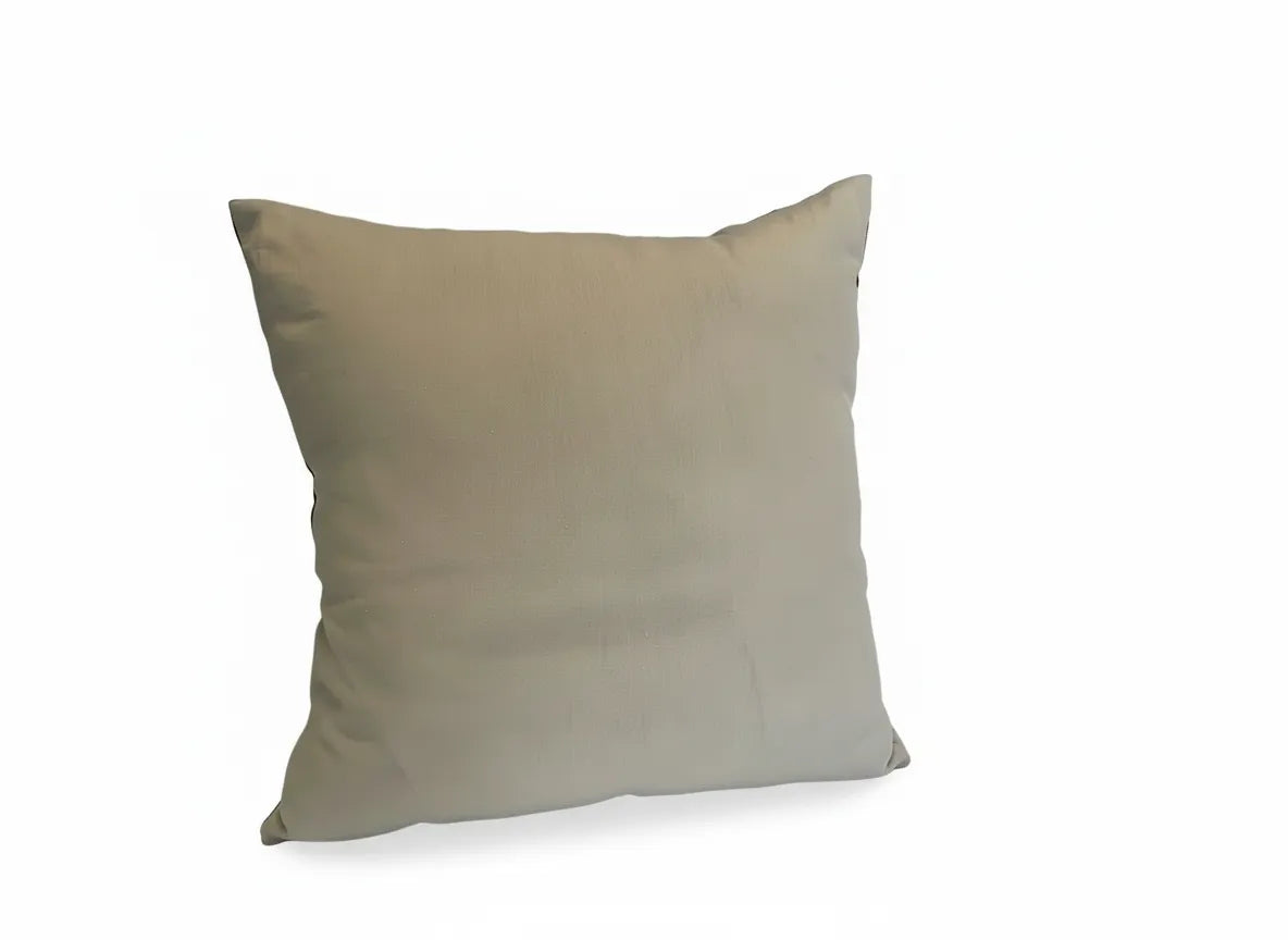 Vintage Red Paisley 22x22