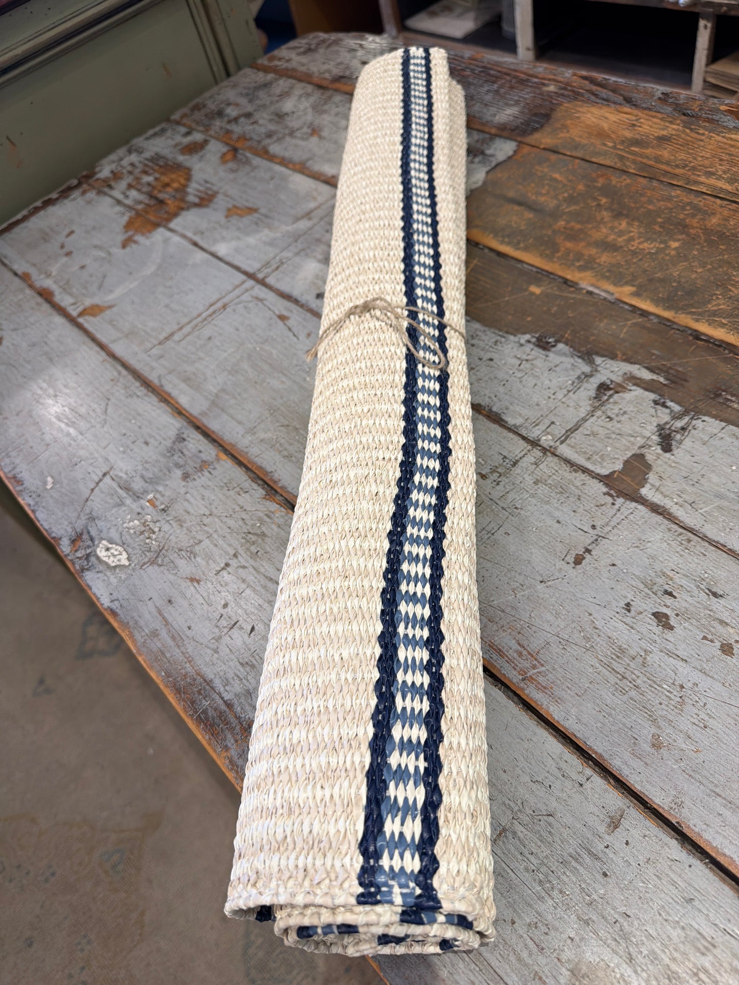 TARA RUG 48"