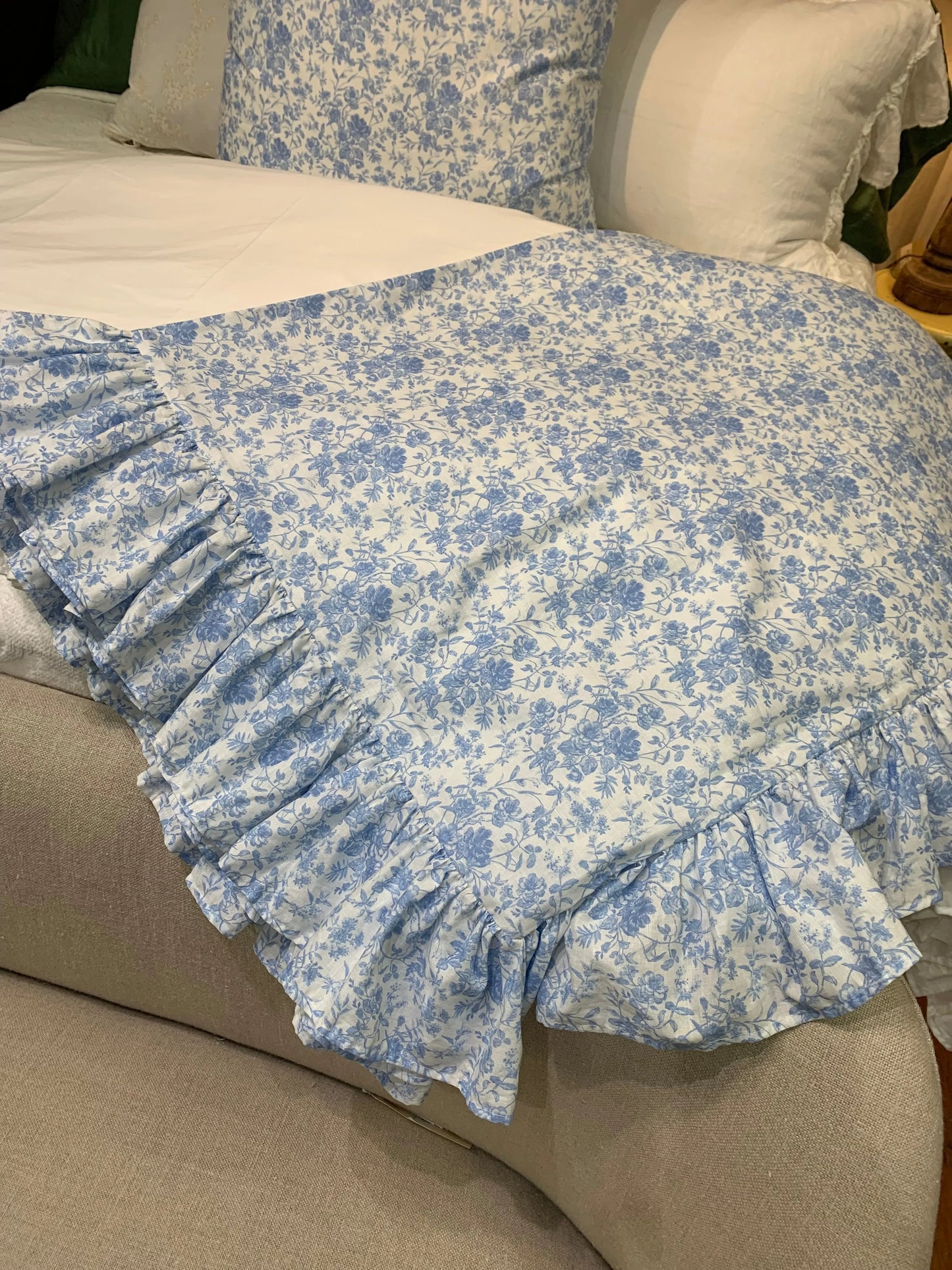 French Toile - Large Ruffle Throw Blanket