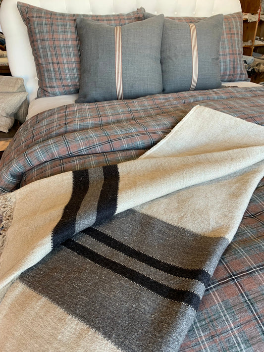 Black House Stripe Throw Blanket