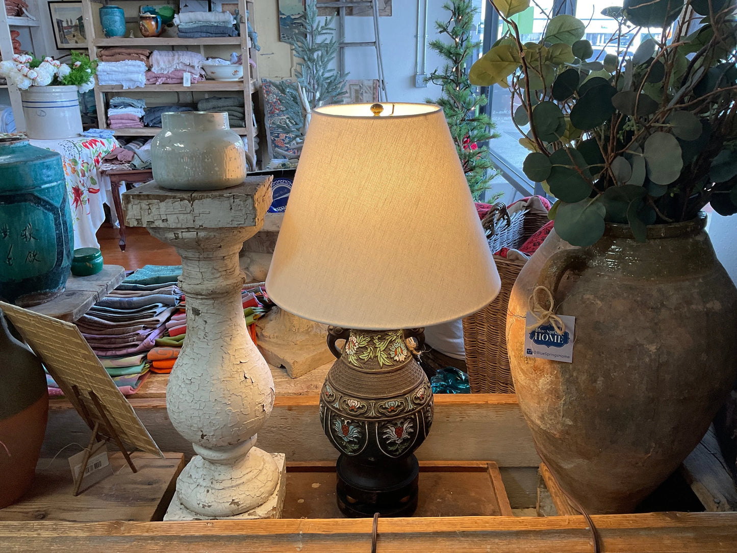 ANTIQUE CHINESE RED/BLACK LAMP