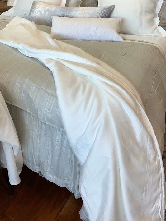 Legna Quilt Throw Blanket