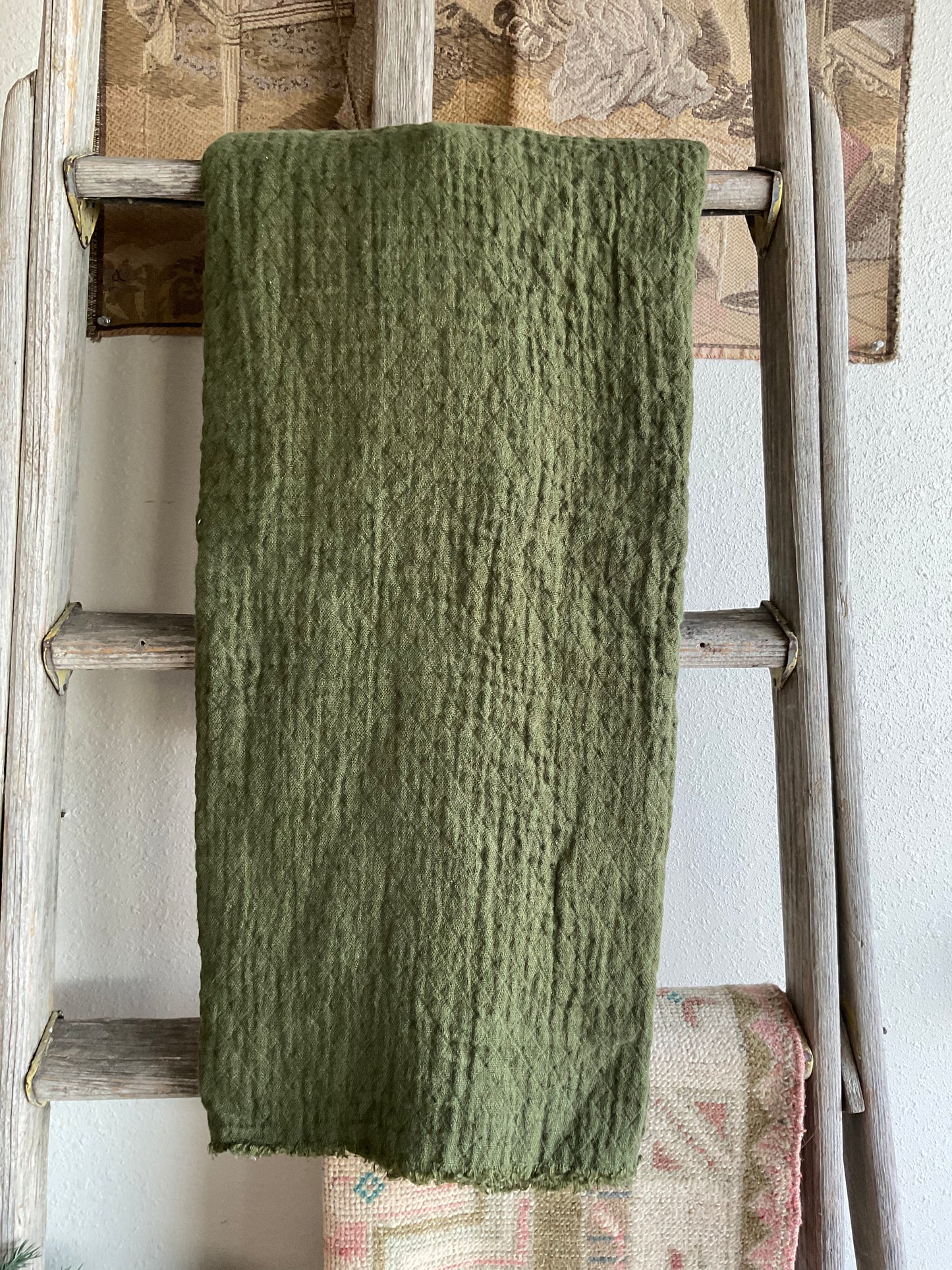 Crushed Linen Tasselled Throw Blanket
