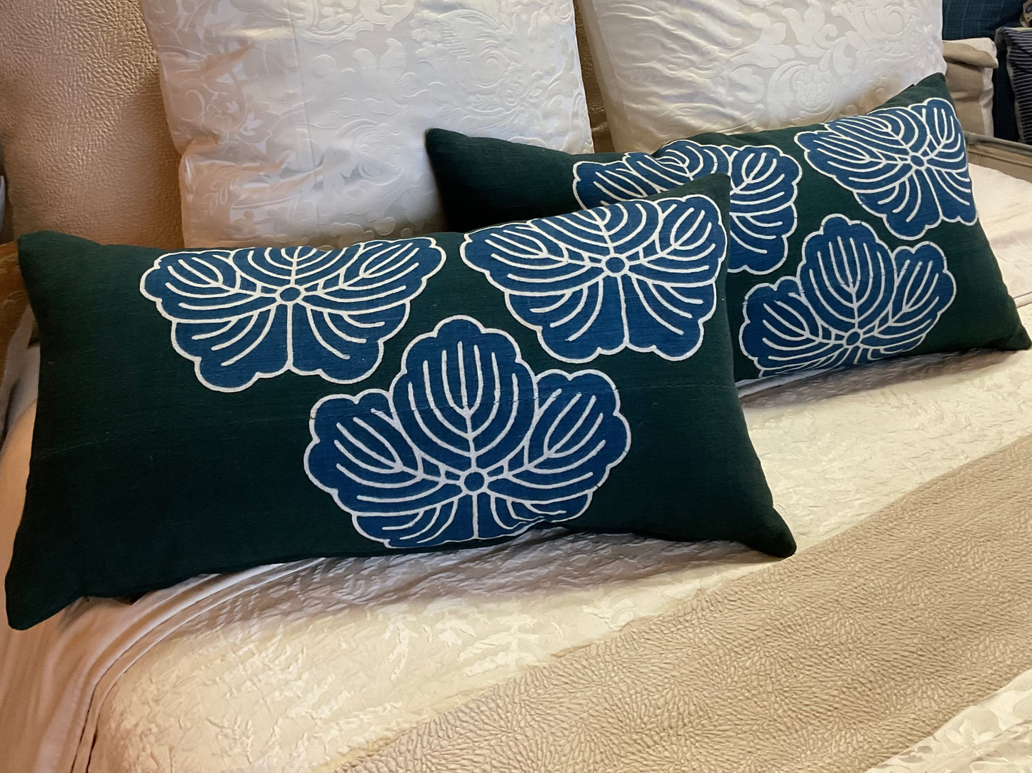 Vintage Japanese Netting w/ Family Crest 14x28