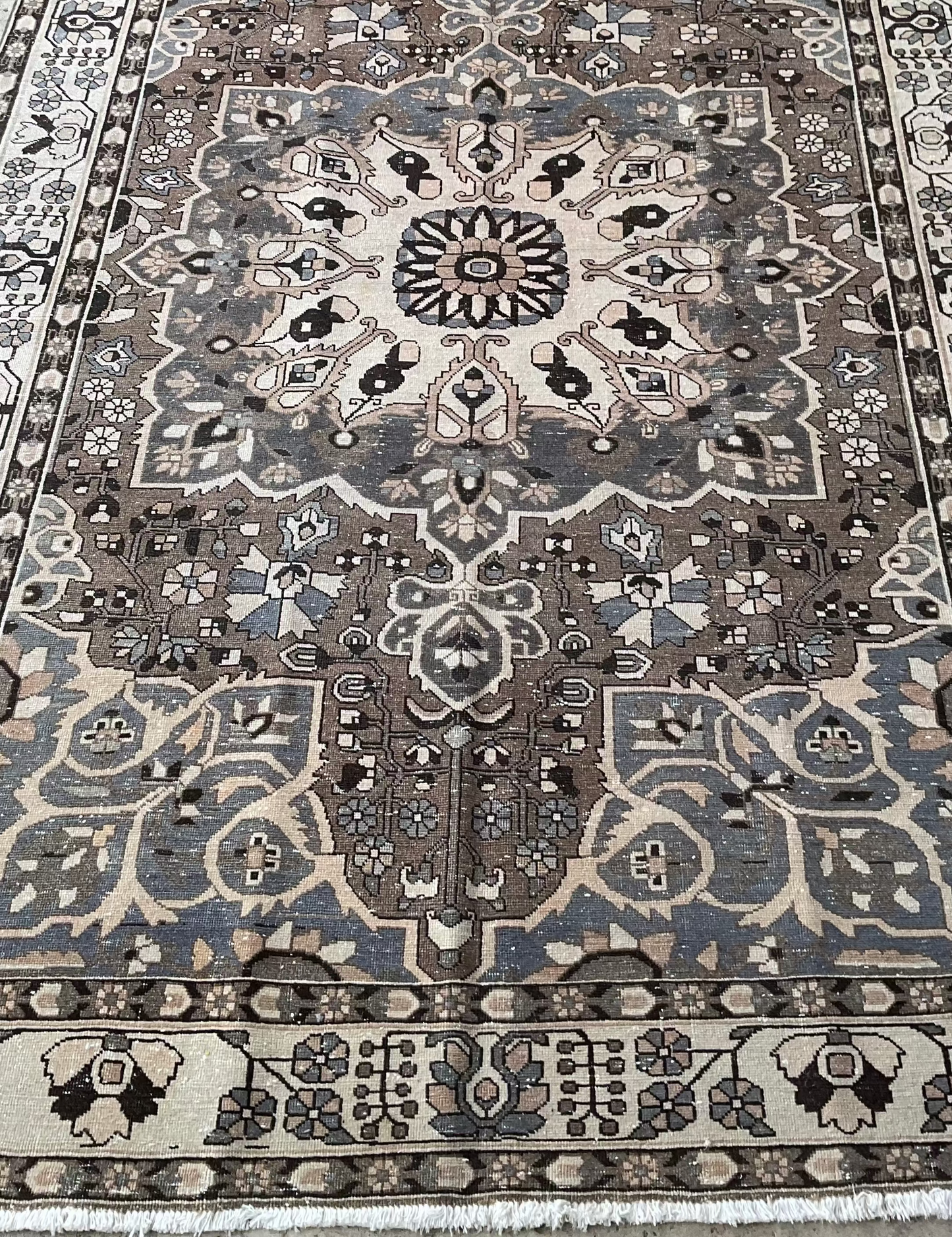 PERSIAN RUG GREY/BLUE/ BRWN/CRM
