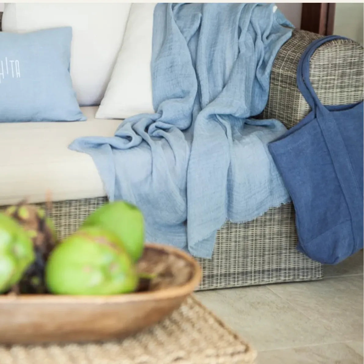 SUMMER/CANVAS LINEN THROW - Blue Springs Home
