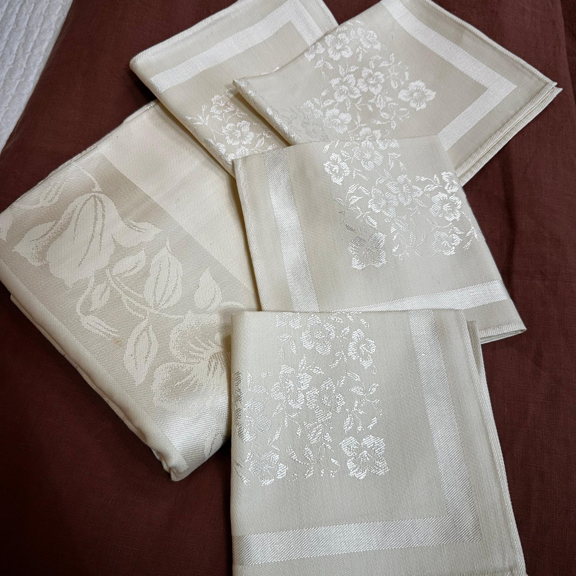 Vintage 1960's Damask Tablrcloth Napkins Candlelight - Blue Springs Home