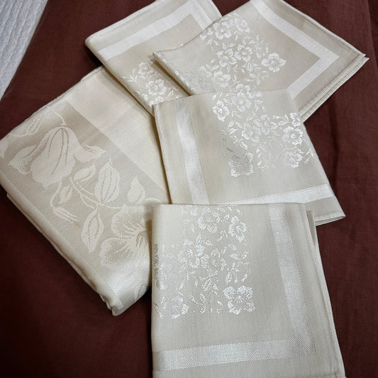 Vintage 1960's Damask Tablrcloth Napkins Candlelight - Blue Springs Home