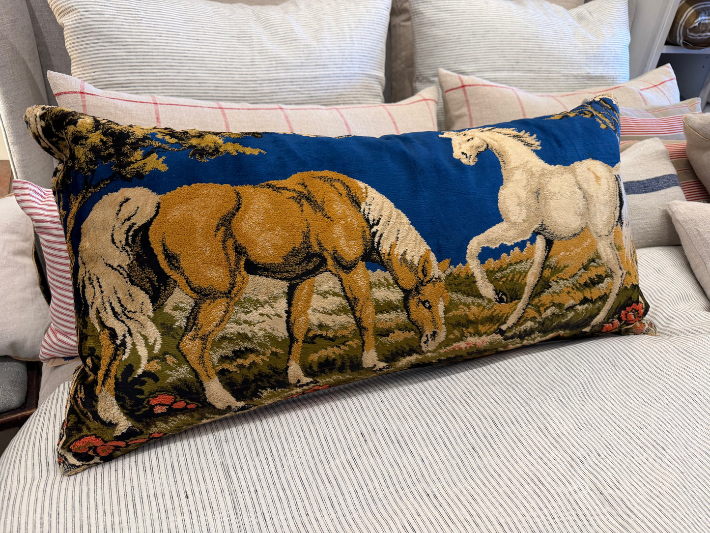 VTG Tapestry pillow Palomino BLUE