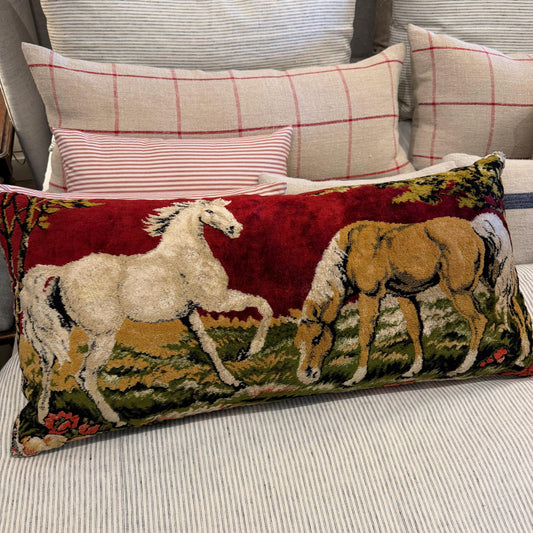 VTG Tapestry pillow Palomino RED