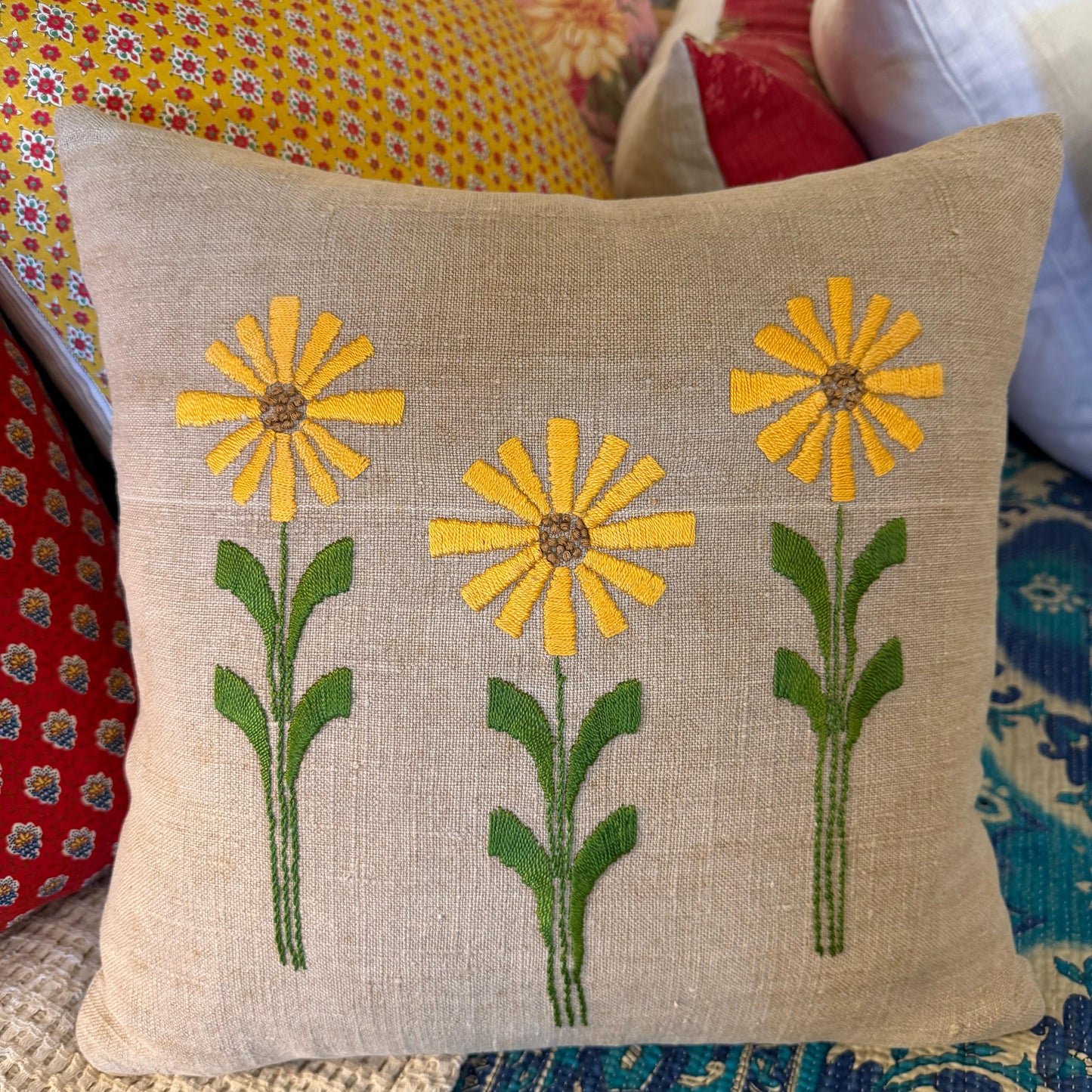 Vintage Arts & Crafts Yellow Daisies 18x18 - Blue Springs Home